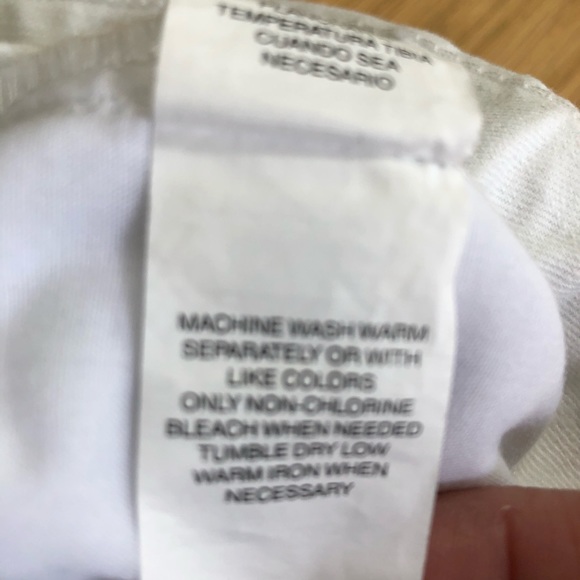 Children’s Place girl’s white shorts. - Picture 6 of 7